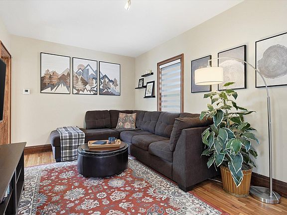 3rd image of 5728 23rd Ave S