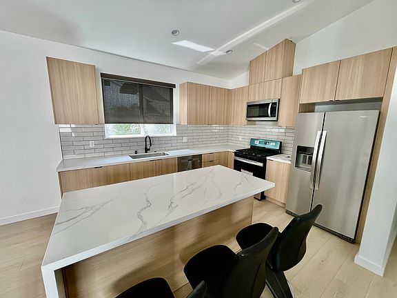 3rd image of 8057 Hinds Ave #2