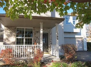 1046 Mallary Ln, Chaska, MN 55318