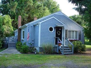 61 S Ferry Rd, Narragansett, RI 02882