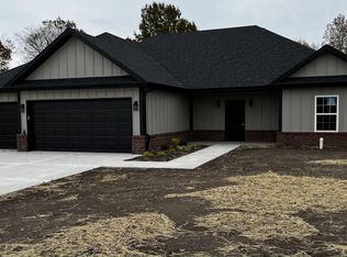 5488 S Anita Ave, Pleasant Hope, MO 65725