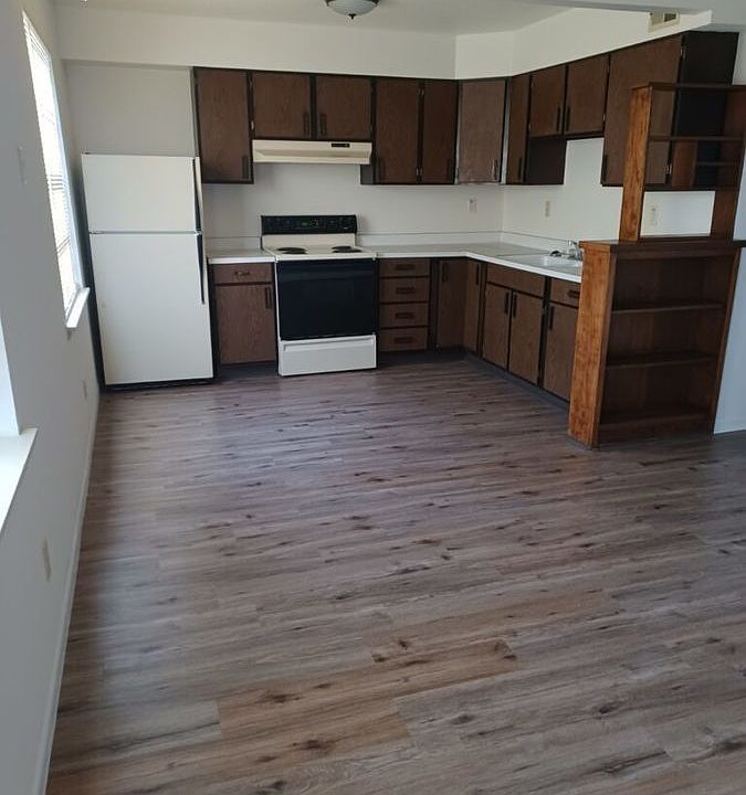 2nd image of 1441-1447 SW Fairlawn Rd #526