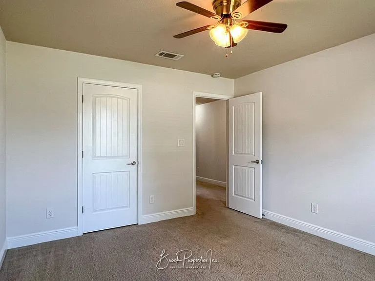 2080 Stennis Dr — Photo 31