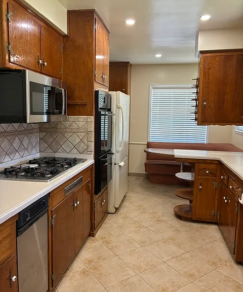 8881 Regal Ave — Photo 2