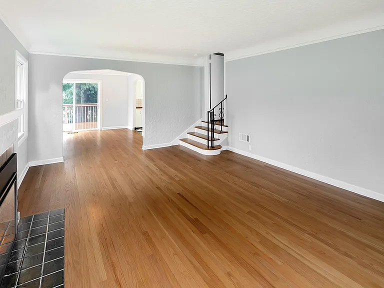 1406 NE 6th Ave — Photo 2