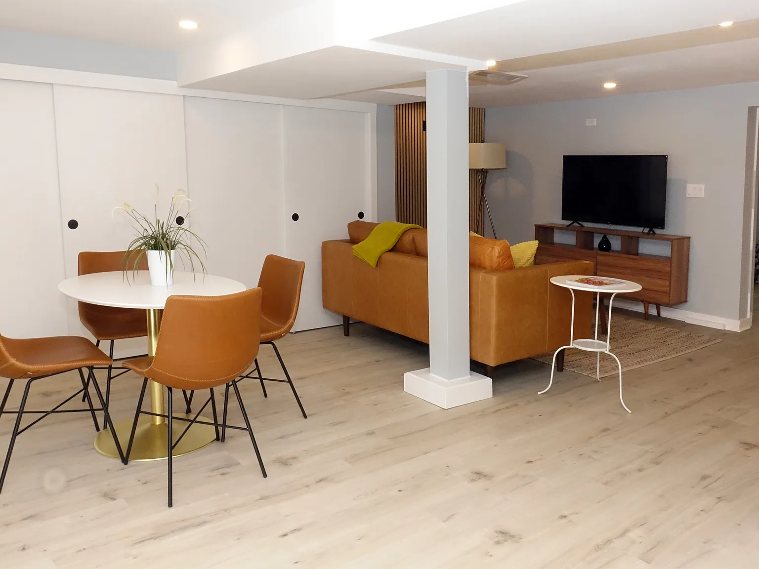 2 bed, 1000 sqft, $2,680 — Photo 4