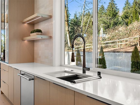 3rd image of 22508 SE 52 Street