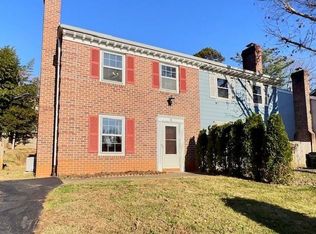 70 Court Pl, Charlottesville, VA