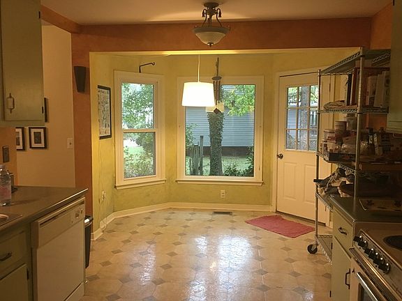 4th image of 10062 Haleys Hollow Ct