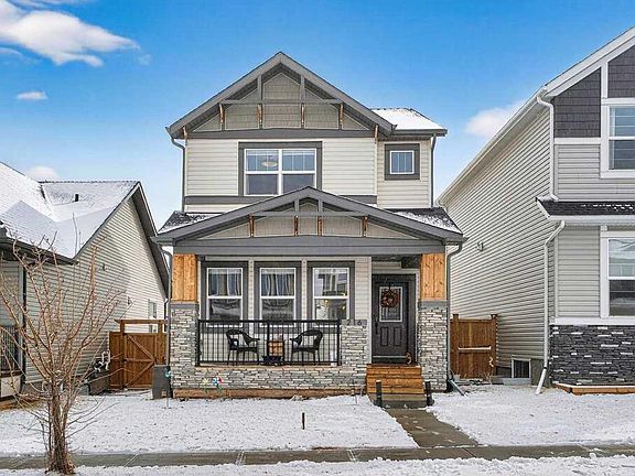 2nd image of 216 W Hillcrest Rd SW