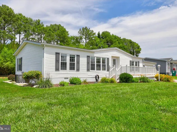 29 Coastal Dr, Berlin, MD 21811