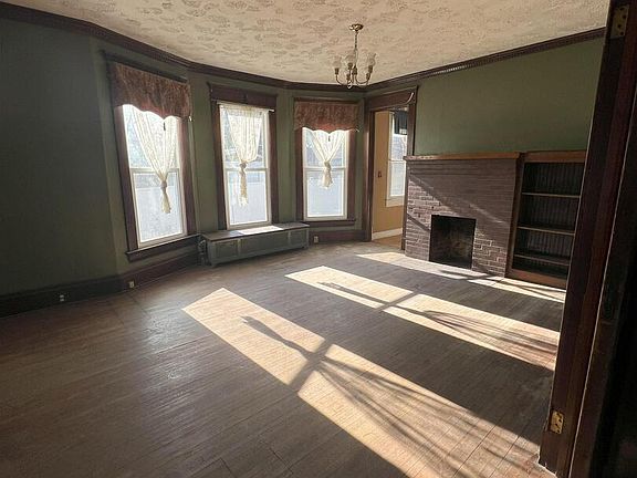 5th image of 2020 Grand Ave