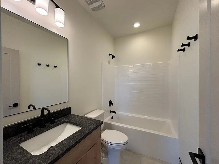 73 N 520 W #10 — Photo 33