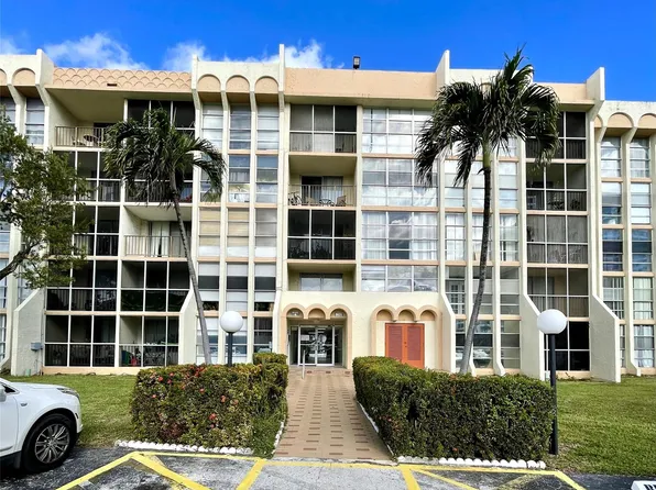 801 Three Islands Blvd APT 214, Hallandale, FL 33009