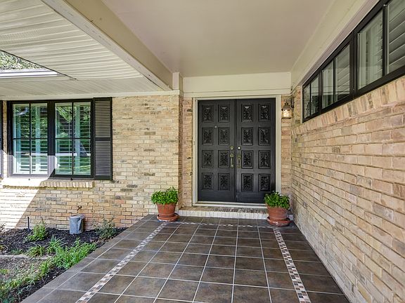 3rd image of 205 McConnell Dr