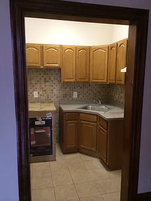 Rented by A P Realty Group NY LTD | media 21