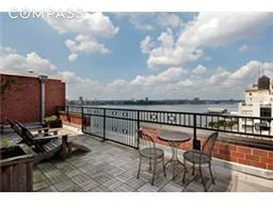 Rented by Compass | media 10