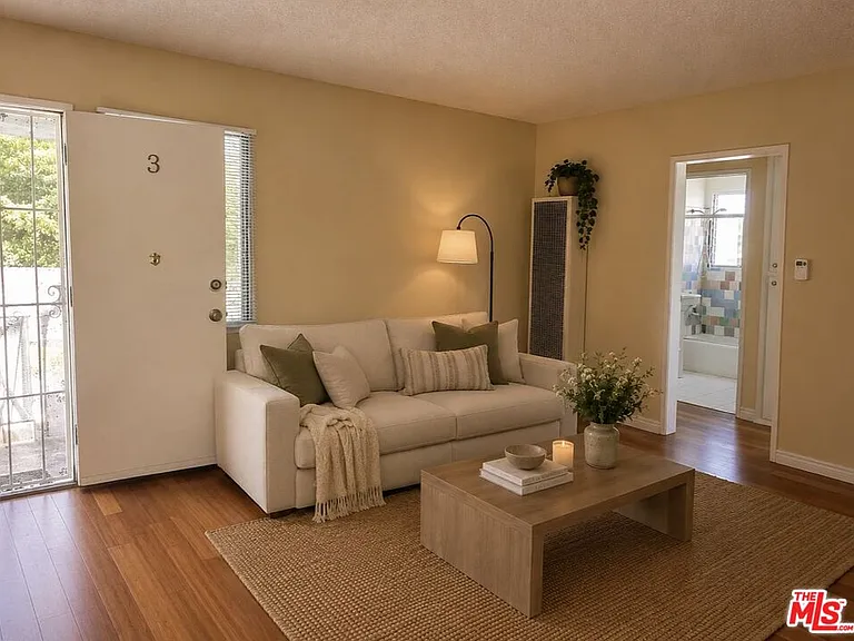 5411 S Centinela Ave #3 — Photo 2