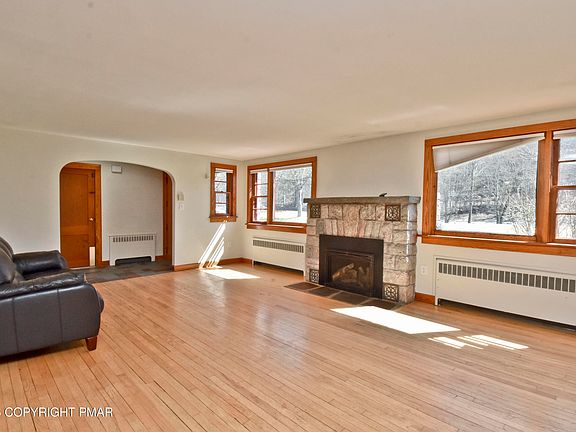 3rd image of 2327 Wigwam Park Rd