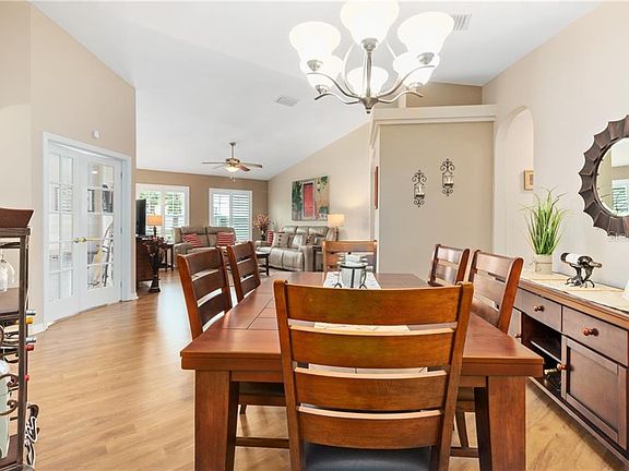 5th image of 17561 SE 121st Cir