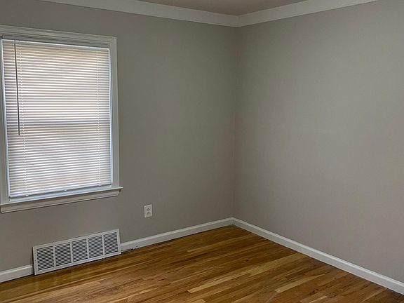 2nd image of 1876 Bowers Ave