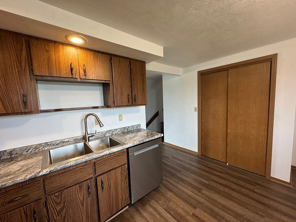 kitchen and closet