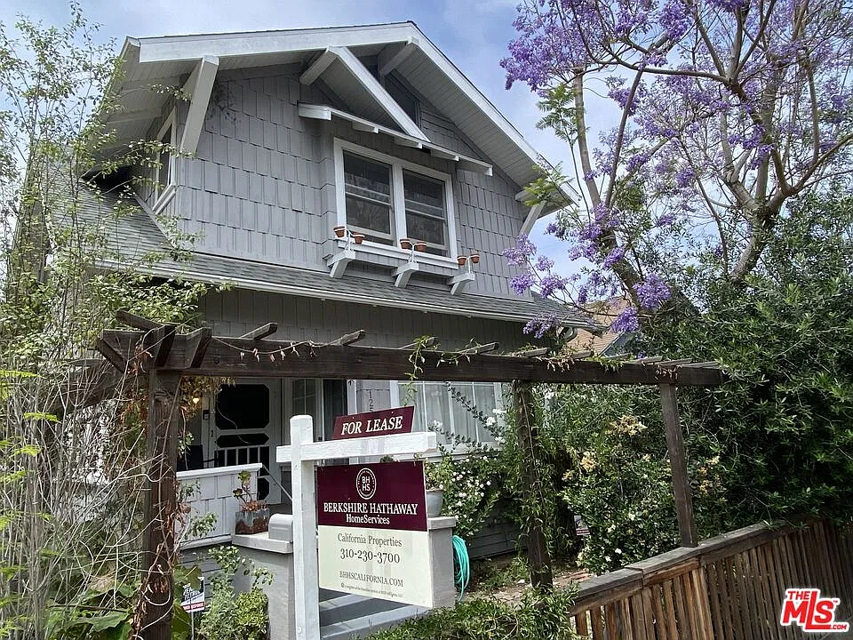 3 bed, 2.5 bath, 1914 sqft, $9,850 — Photo 3