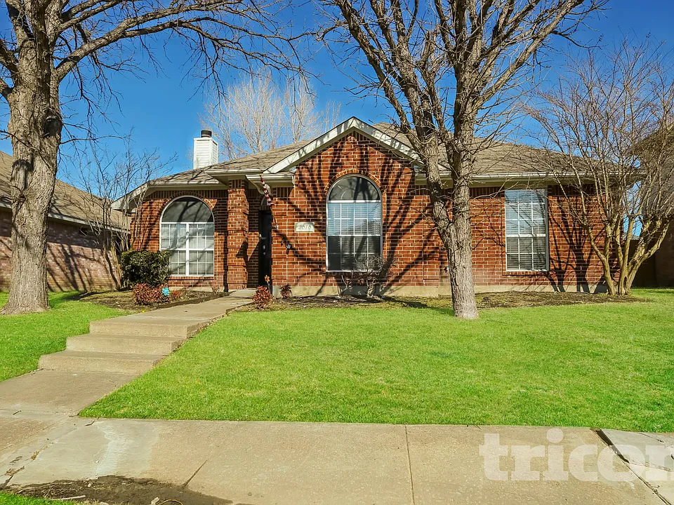 2616 Spring Rain Dr