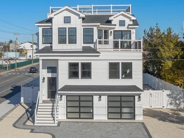 53 12th St, Surf City, NJ 08008