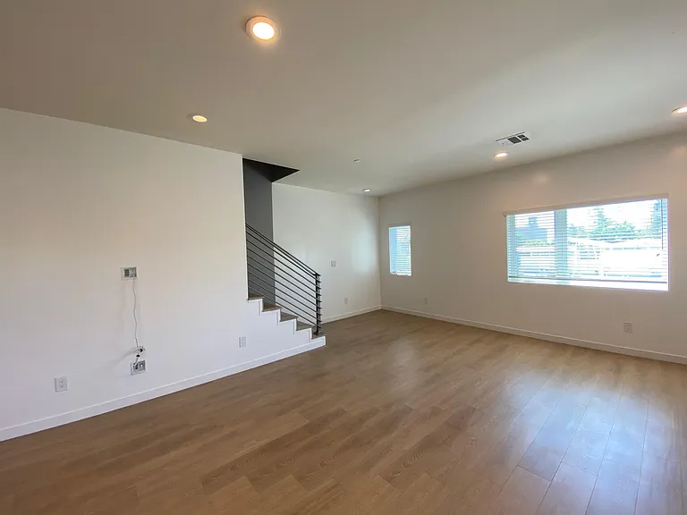 6413 Lexington Ave #1/2 — Photo 3
