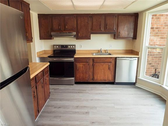 3rd image of 3773 Upland Rd