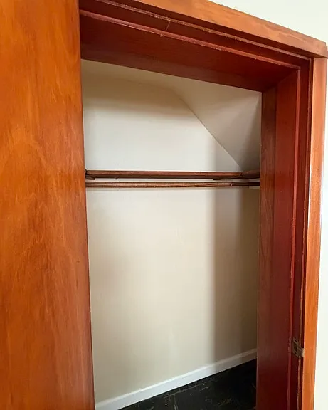 5493 Loughborough Ave — Photo 9