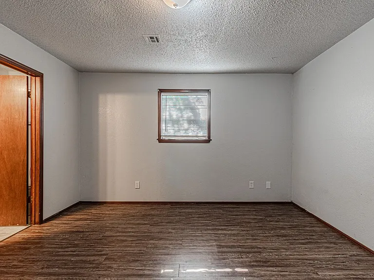 2705 NE 18th St — Photo 49