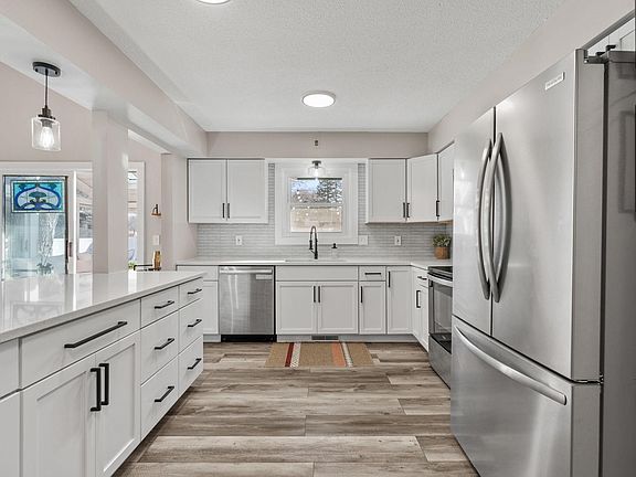 3rd image of 2946 McKnight Rd N