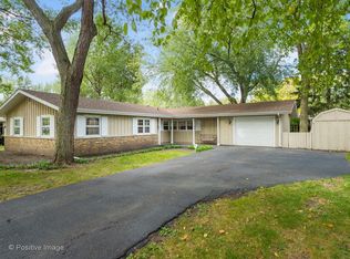 6 N Cypress Ln, North Aurora, IL 60542