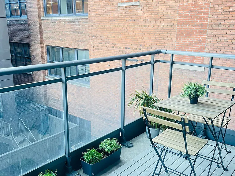 127 Queen St E #309 — Photo 8