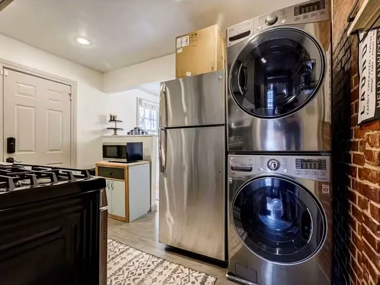 383 Ashley Ave NE — Photo 10