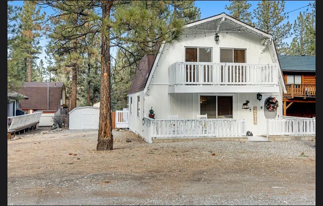 2017 Manzanita Ln — Photo 1