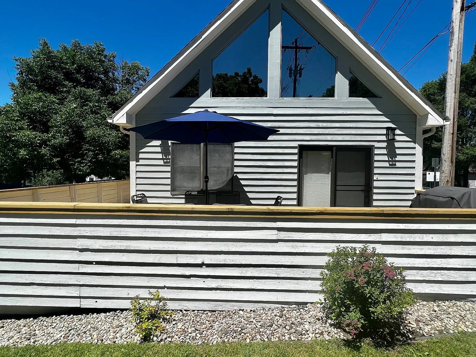 3 bed, 1400 sqft, $2,200 — Photo 2