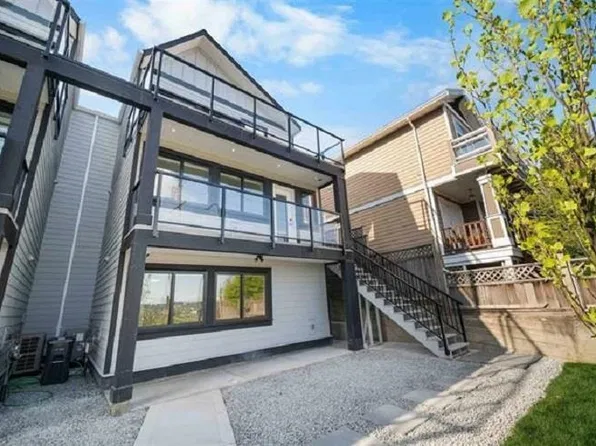 1923 River Dr #1, New Westminster, BC V3M 2B1