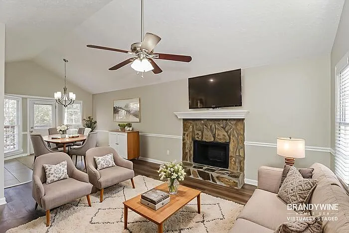 106 Whitney Ln — Photo 4