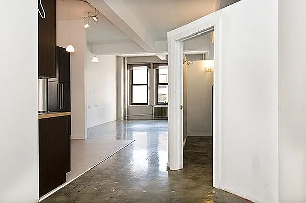 Sold by R New York | media 5