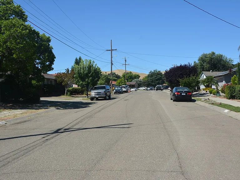 3809 Lassen Dr — Photo 32