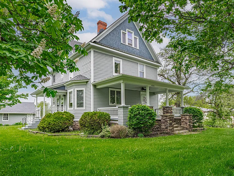 4252 Hartland Rd — Photo 1