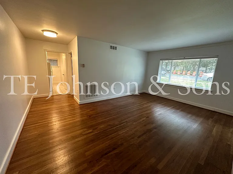 501 Hawthorne Rd #11 — Photo 5