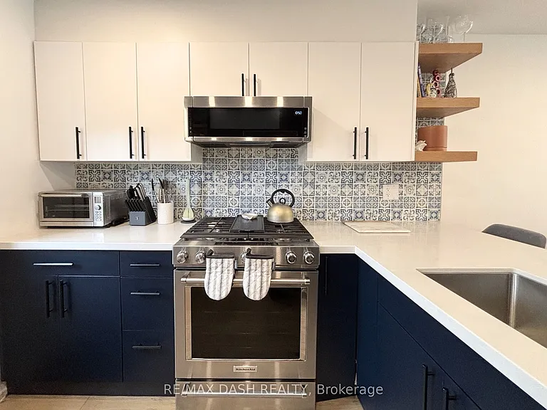 3312 Bathurst St — Photo 4