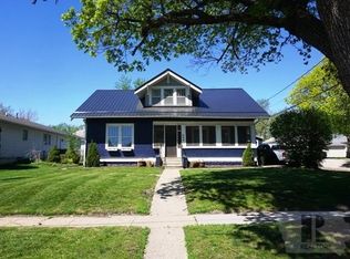 409 S B St, Oskaloosa, IA 52577