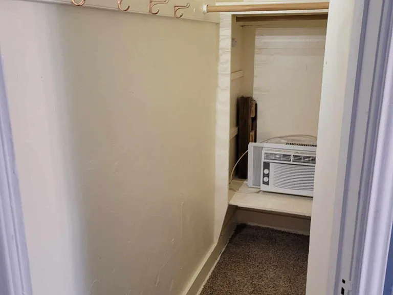 347 N Oakwood Ave #UPPER — Photo 13