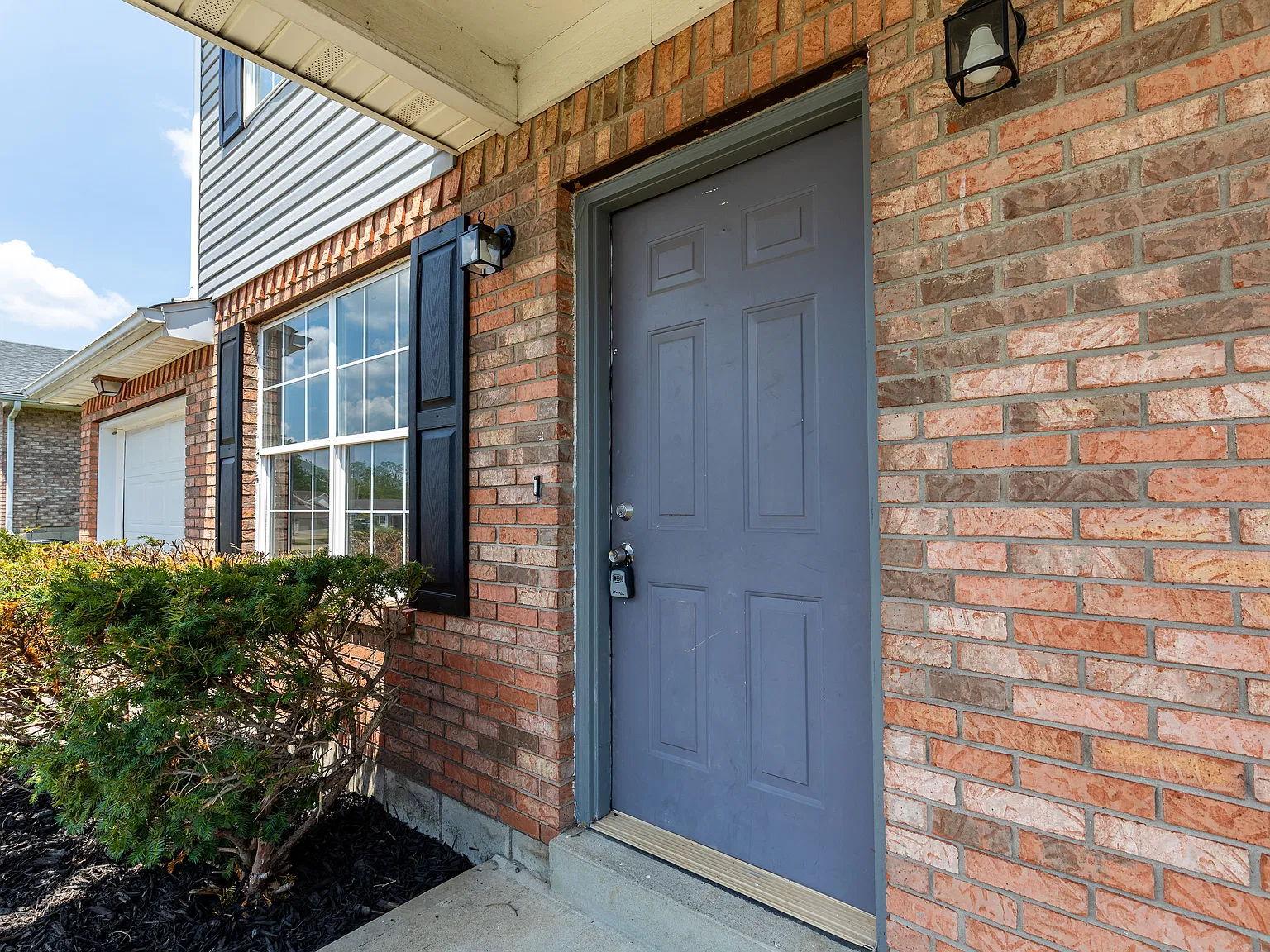 3 bed, 1.5 bath, 1140 sqft, $1,850 — Photo 3