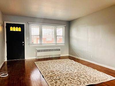 3rd image of 357 Guyon Ave